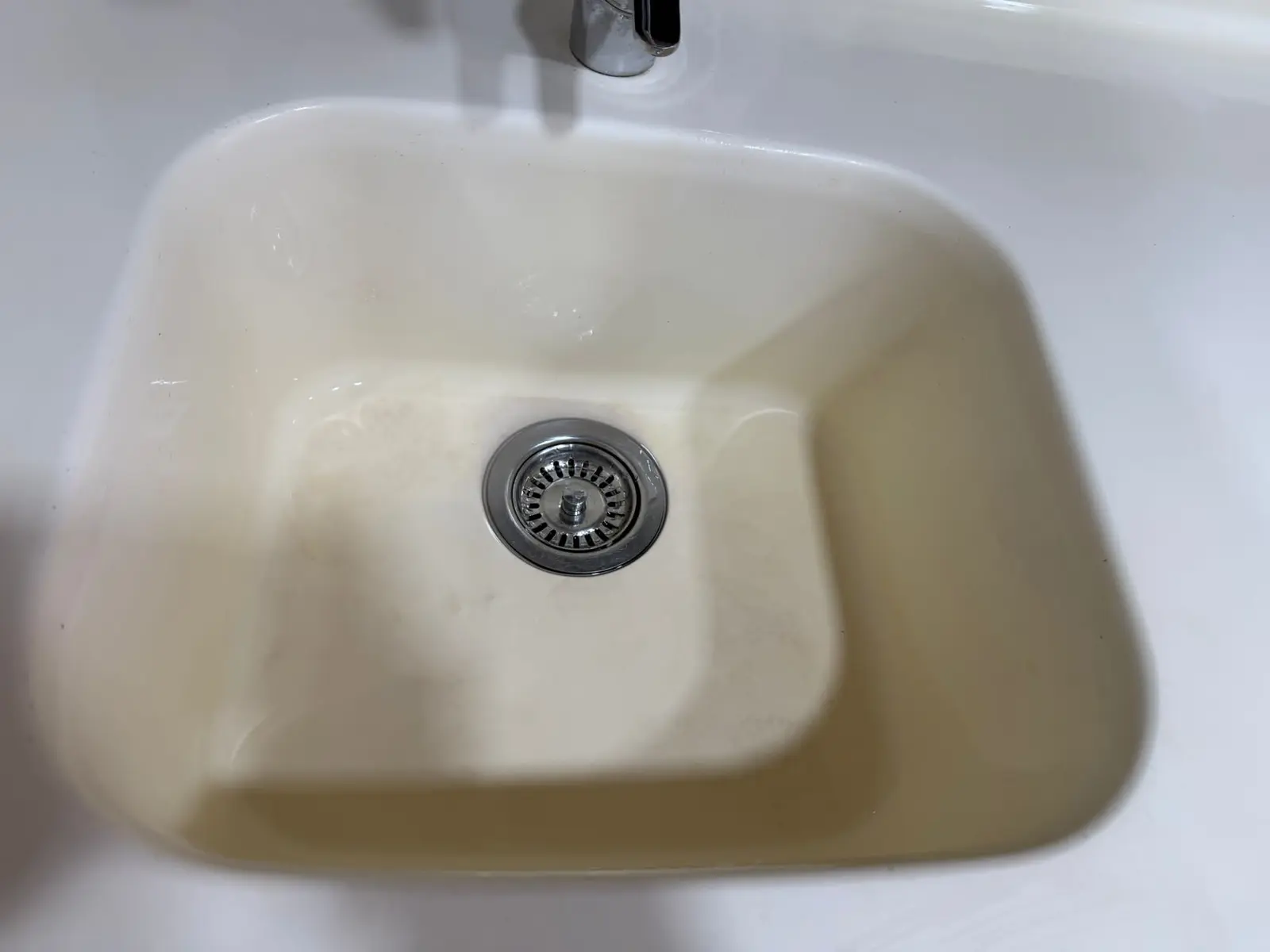 Sink after professional cleaning