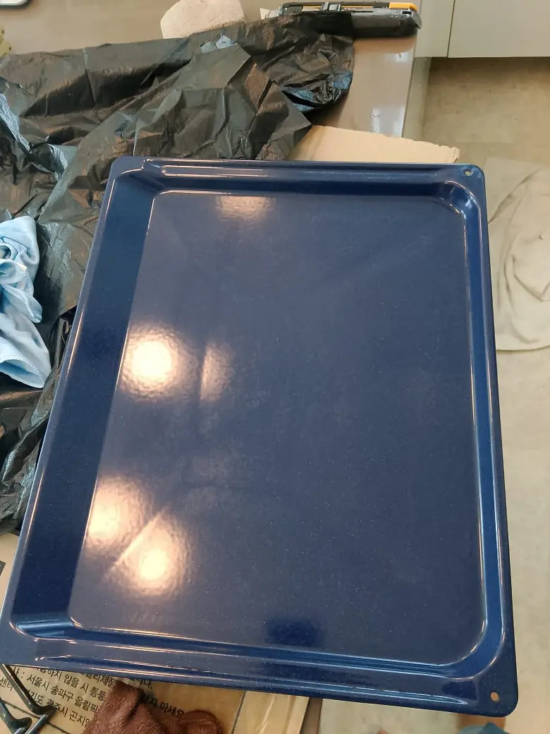 Clean oven tray after deep cleaning