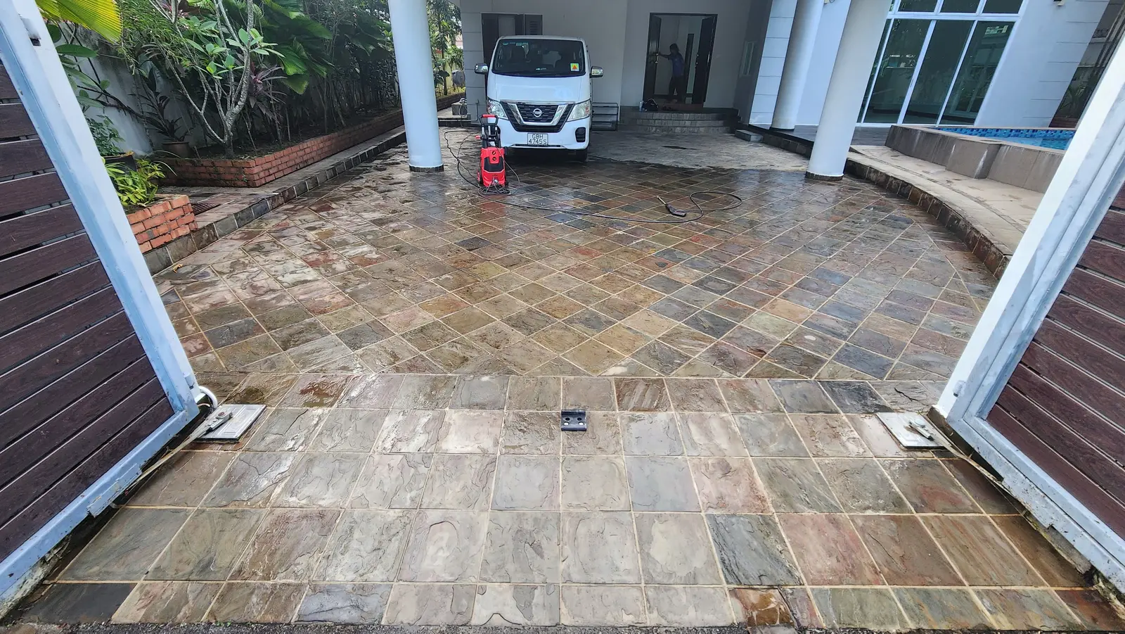 Large driveway after jet washing