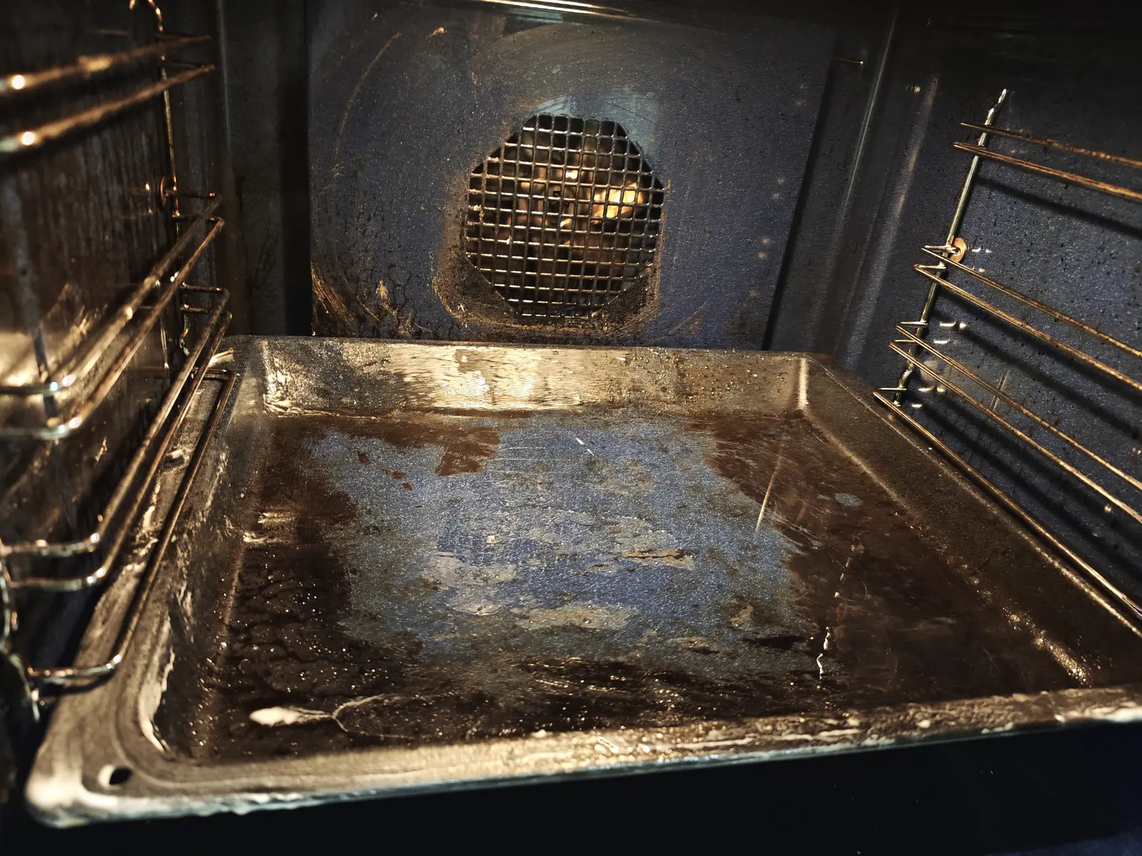 Oven before deep cleaning