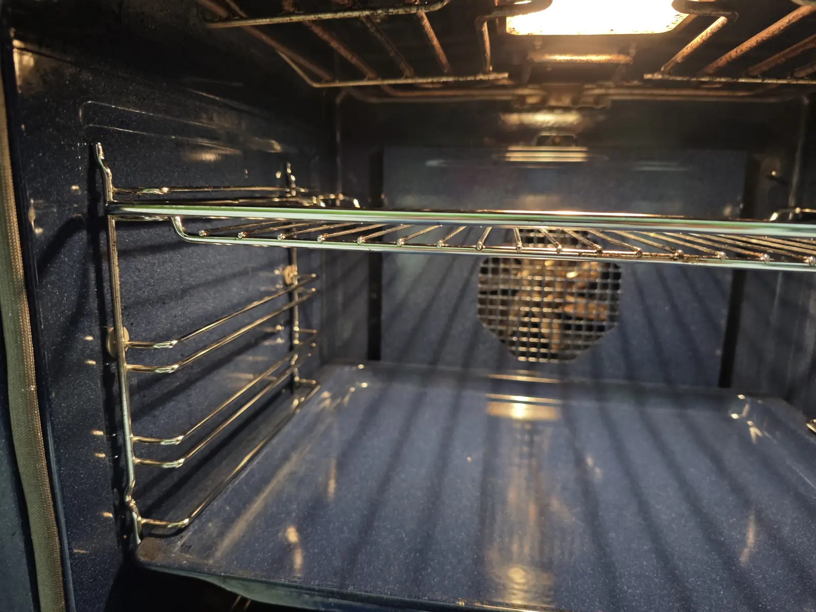 Oven after professional cleaning